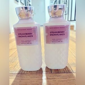 Bath & Body Works 2 Strawberry Snowflakes Shower Gel New